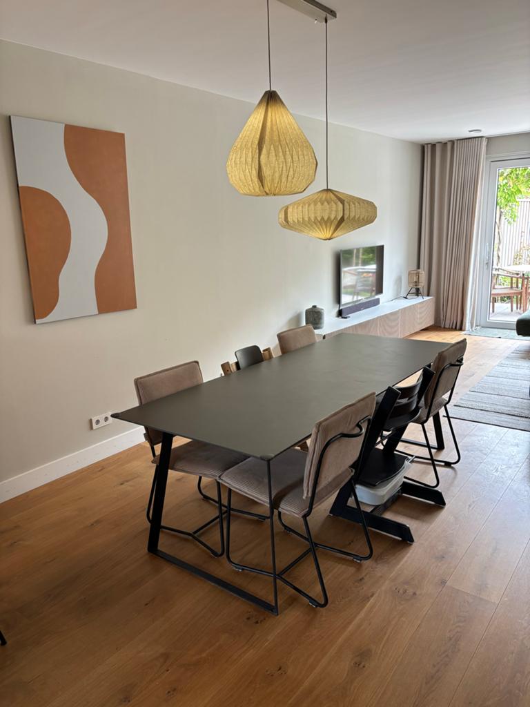 Eettafel Vienna van Goossens donkergrijs met stalen poten, Gebruikt, 200 cm of meer, Vijf personen of meer, Modern