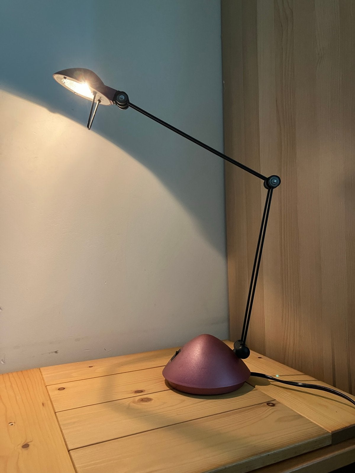 Vintage Mathias bureaulamp - Bordeauxrood, Ophalen of Verzenden, Gebruikt, Metaal, 50 tot 75 cm