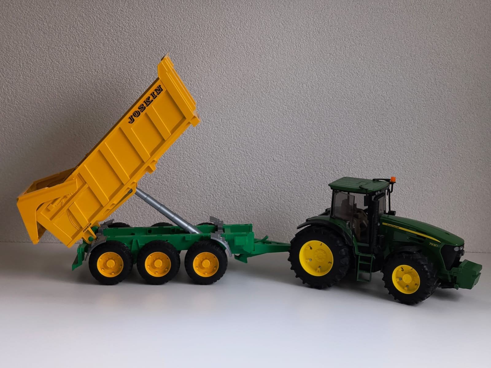 Speelgoed tractor met Joskin kiepwagen, Ophalen of Verzenden, Zo goed als nieuw