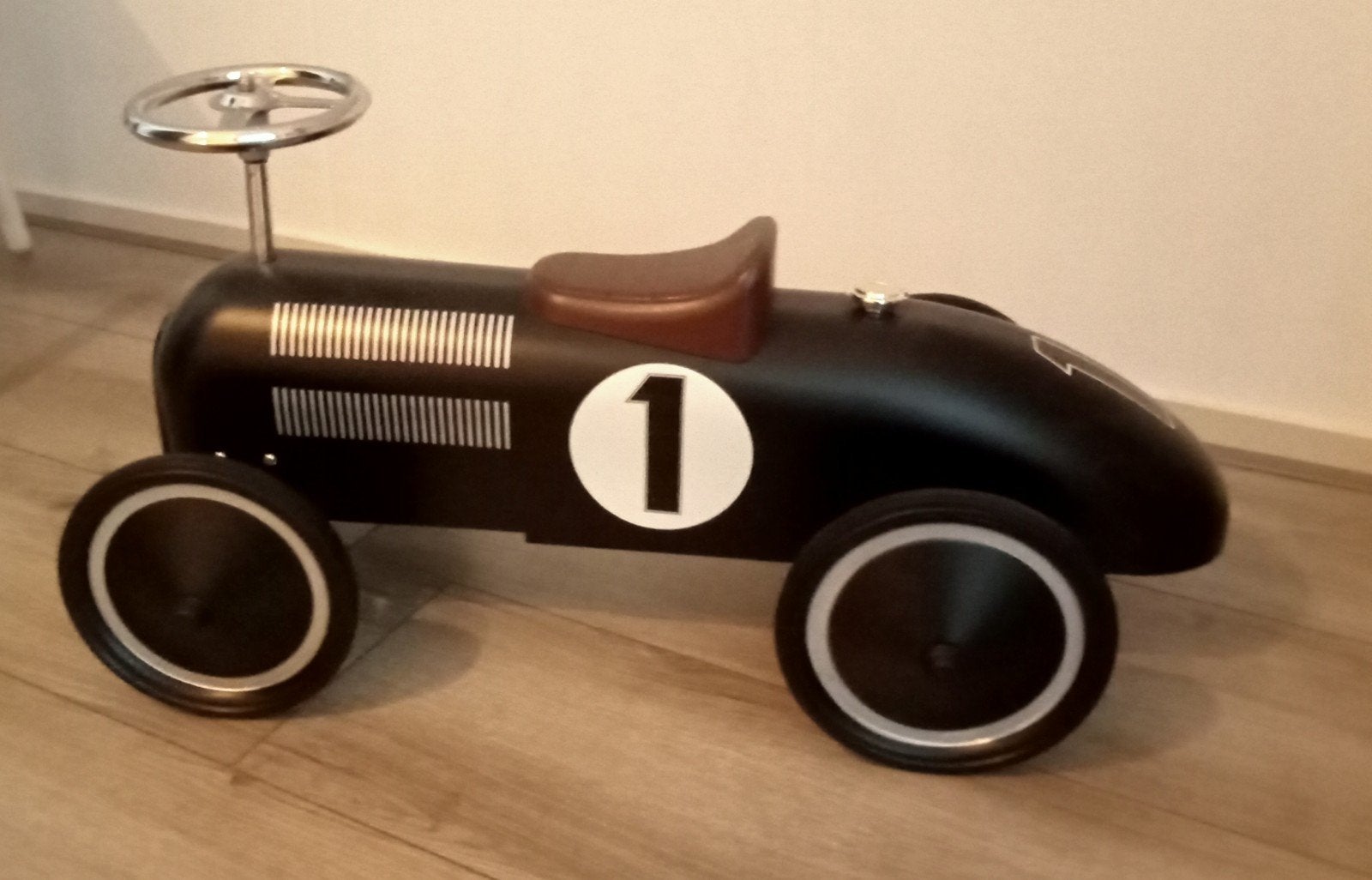 Retro loopauto zwart met nummer 1, Ophalen, Zo goed als nieuw, Loopvoertuig