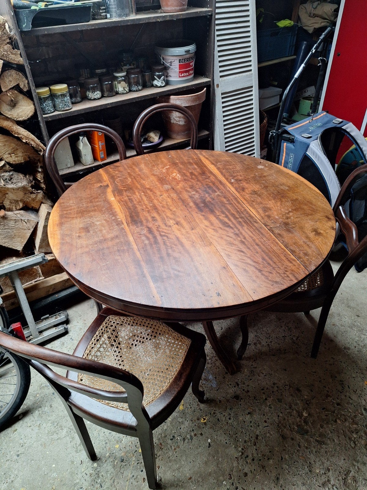 Antieke ronde eettafel met 4 biedermeier stoelen, Ophalen