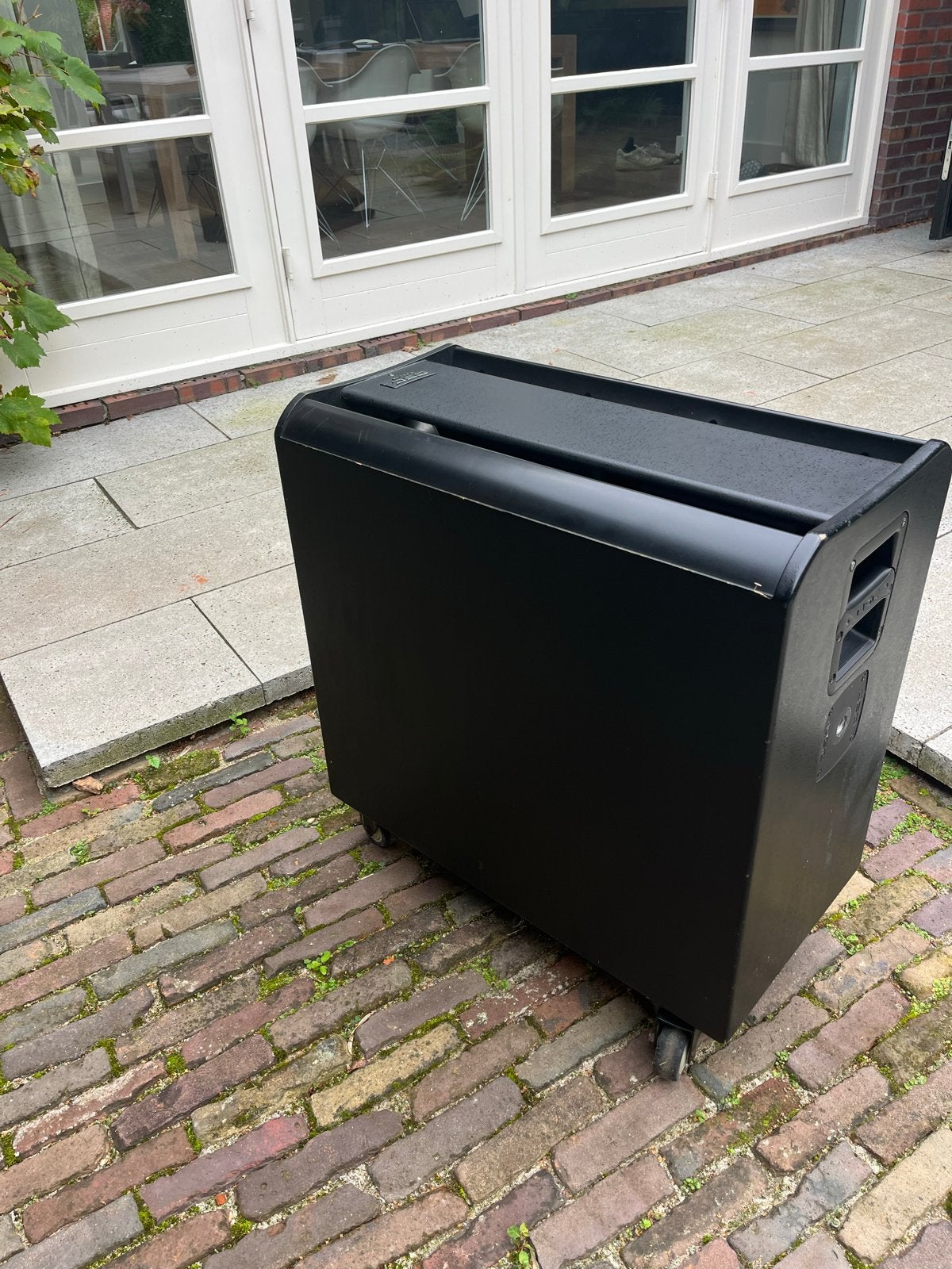 QSC KSub Subwoofer 1kw met hoes en wielen, Ophalen, Gebruikt, Subwoofer