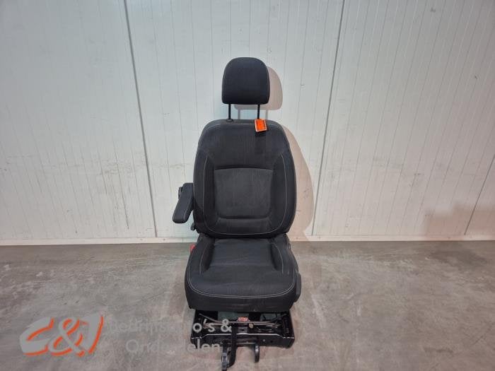 Stoel links van een Renault Trafic, Gebruikt, -, Renault, -