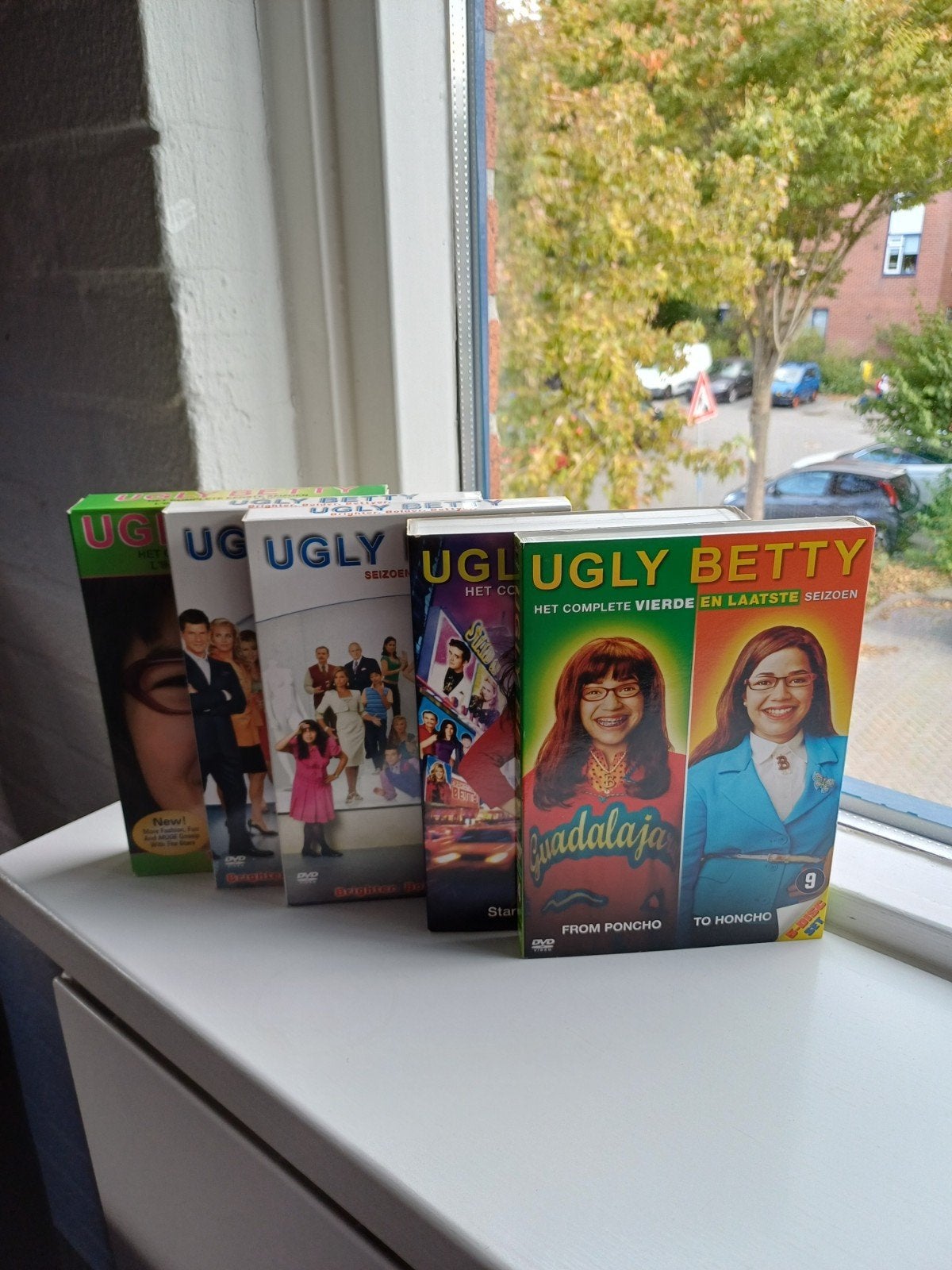 Ugly betty 1-4 compleet NLO, Alle leeftijden, Ophalen of Verzenden, Zo goed als nieuw