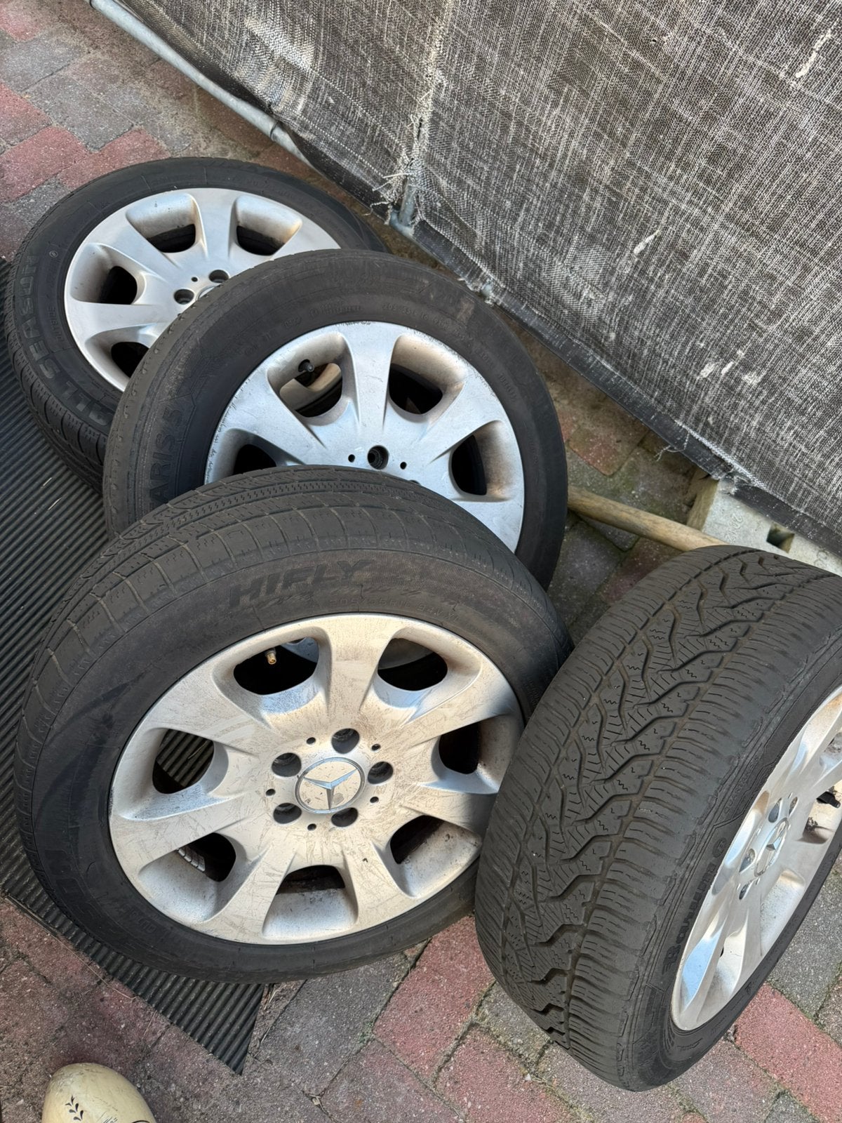 Mercedes c180 wielen met bouten!, Ophalen