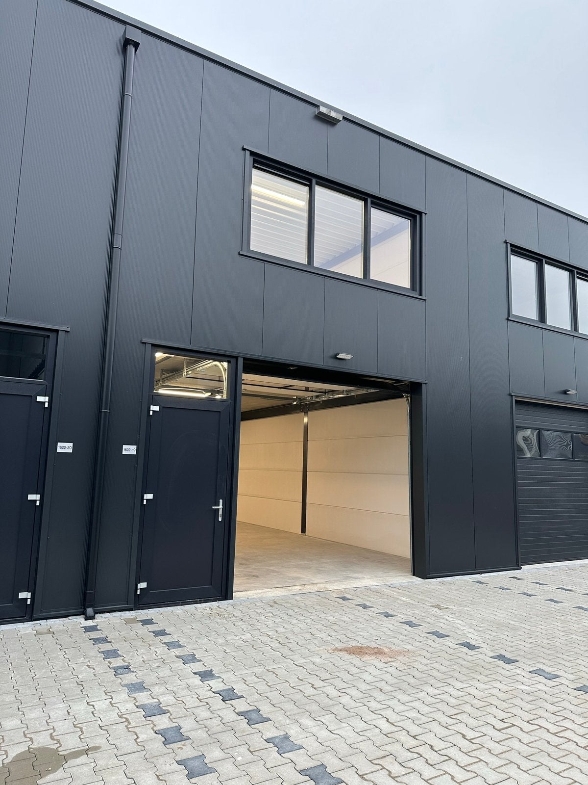 TE HUUR | Moderne bedrijfsunit van ca. 120 m² | Hoogeveen, 120 m², Huur, Bedrijfsruimte