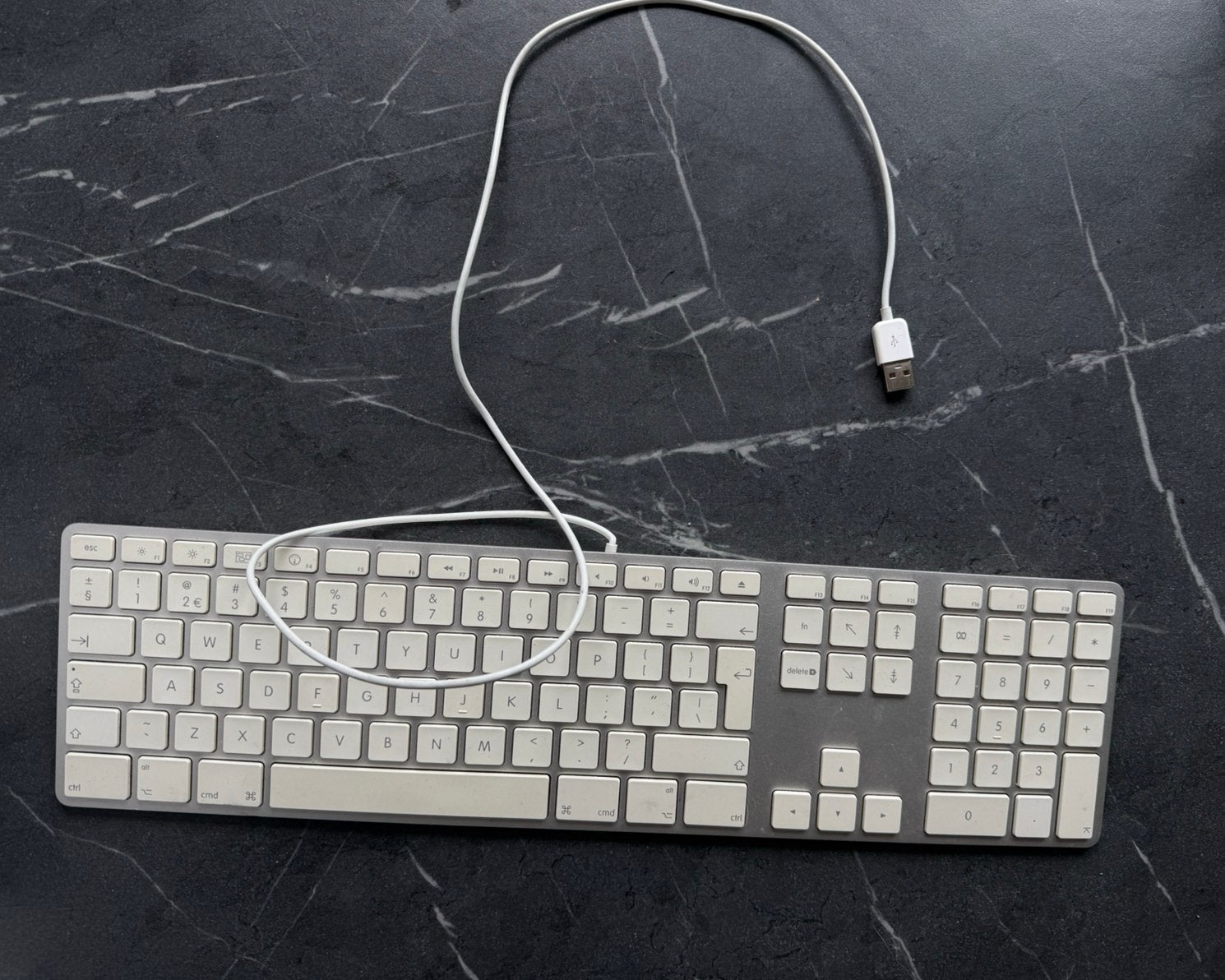 Apple toetsenbord A1243, Computers en Software, Toetsenborden, Ophalen, Zo goed als nieuw