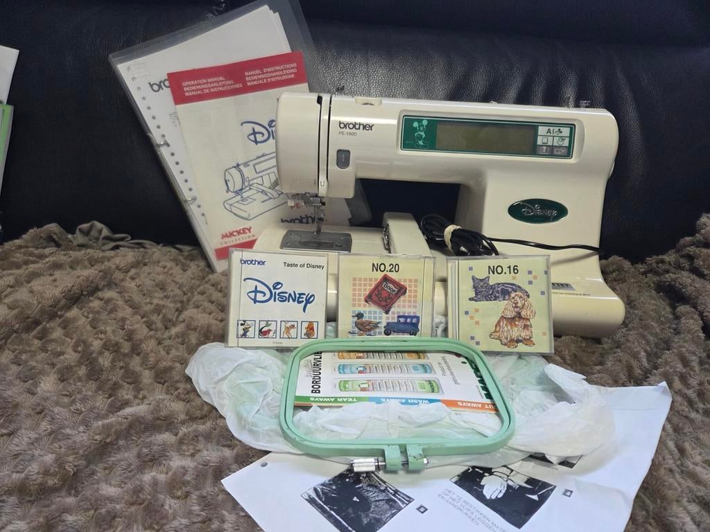 Brother Disney naaimachine met borduurfunctie, Hobby en Vrije tijd, Ophalen of Verzenden