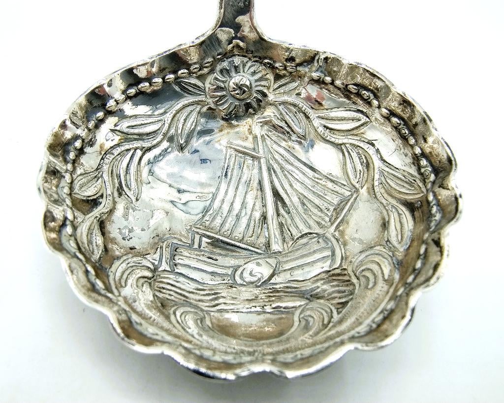 Zilveren roomlepel, H.W. Schut, Leeuwarden, 1809, Antiek en Kunst, Antiek | Goud en Zilver, Verzenden, Zilver