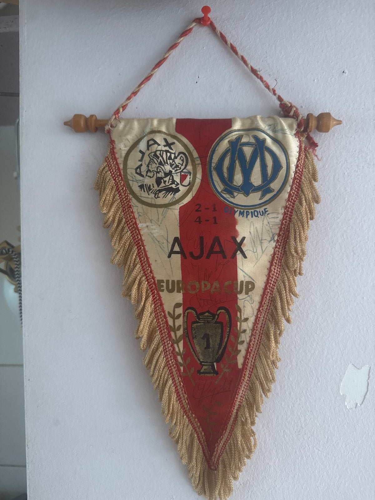 Uniek Vintage Ajax Europa Cup Vaantje met Handtekeningen, Verzamelen, Ophalen, Gebruikt, Ajax, Vaantje of Sjaal