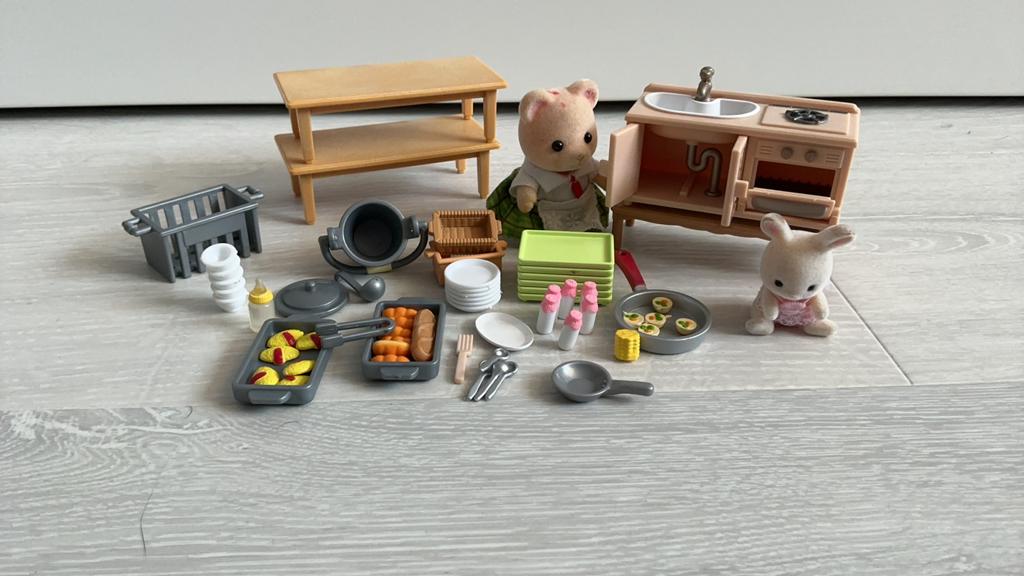 Sylvanain families. 5108 buffet, Ophalen, Zo goed als nieuw