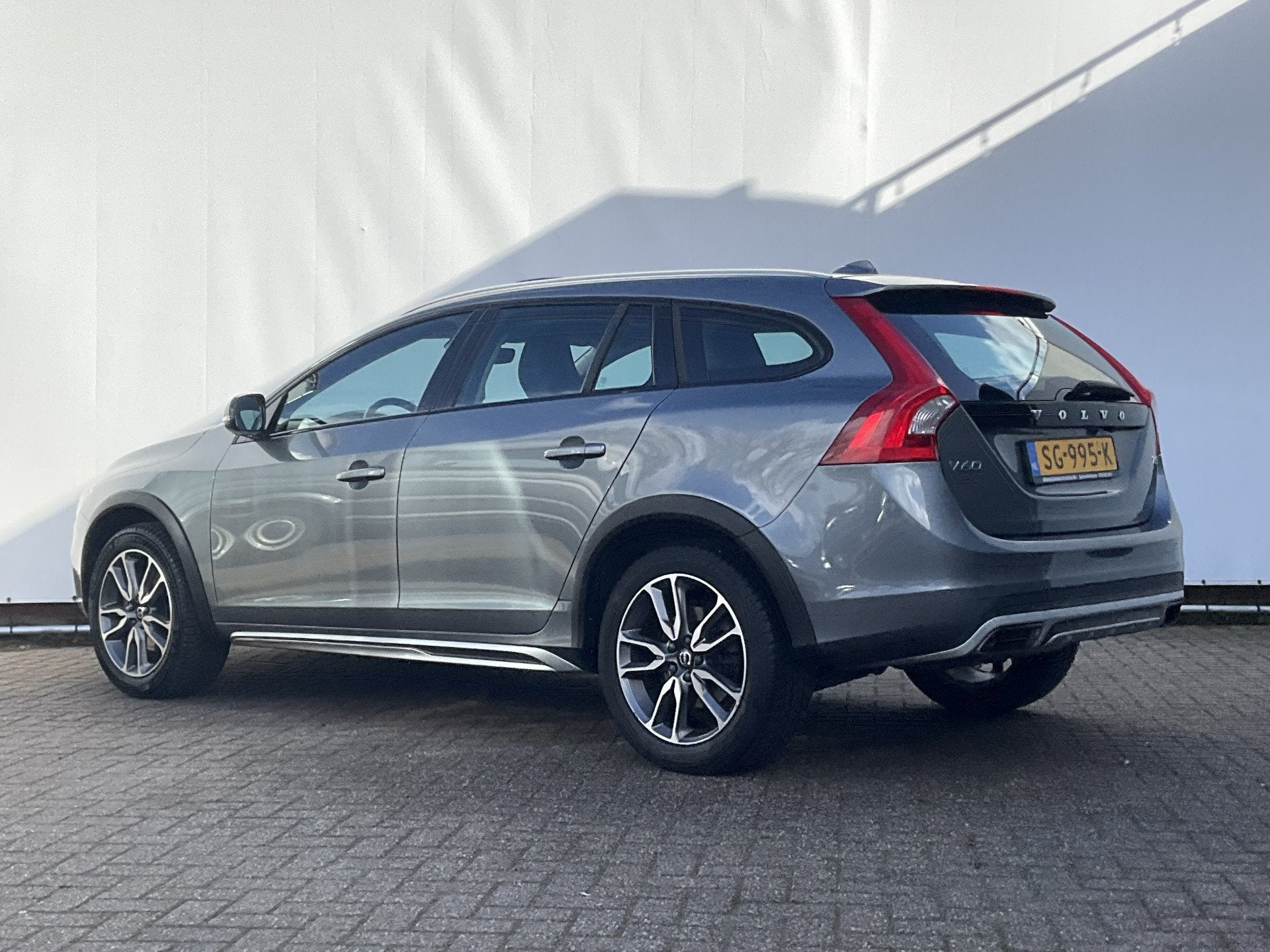 Volvo V60 Cross Country 2.0 T5 Polar+ Pano Memory Camera Nav, 15 km/l, Gebruikt, Euro 6, 4 cilinders