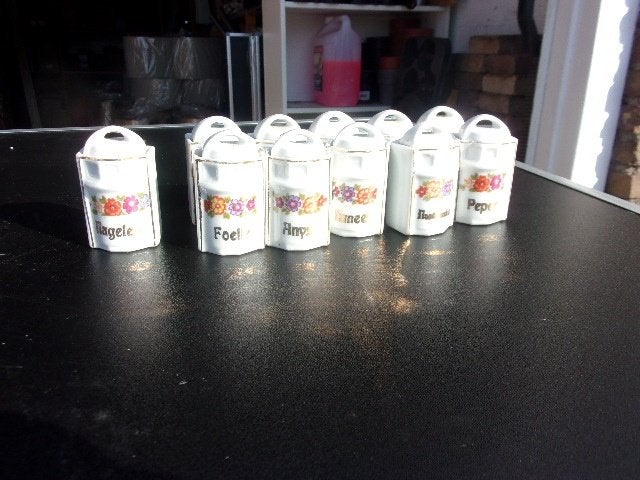 oude kleine kruiden potjes, Ophalen of Verzenden