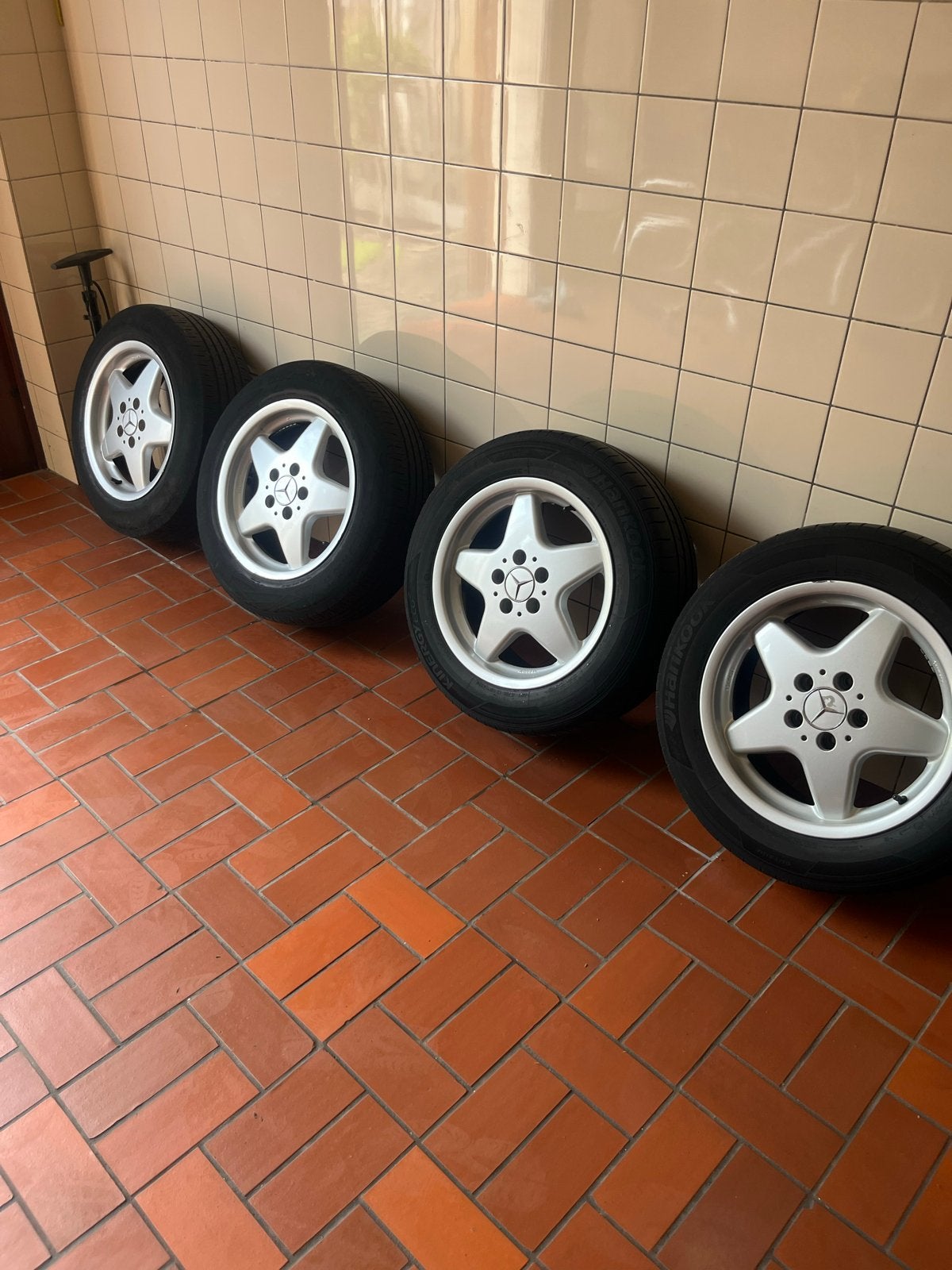 4 aluminium Mercedes velgen met banden - 5mm profiel, Gebruikt, 16 inch, Banden en Velgen, Personenwagen
