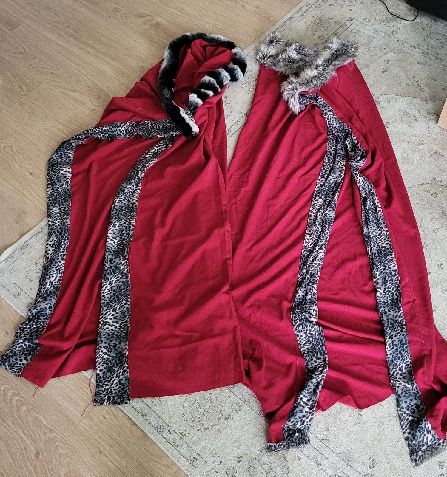 Gratis: 2 handgemaakte koningsmantels – verkleedkleding, Ophalen, Gebruikt, Jongen of Meisje