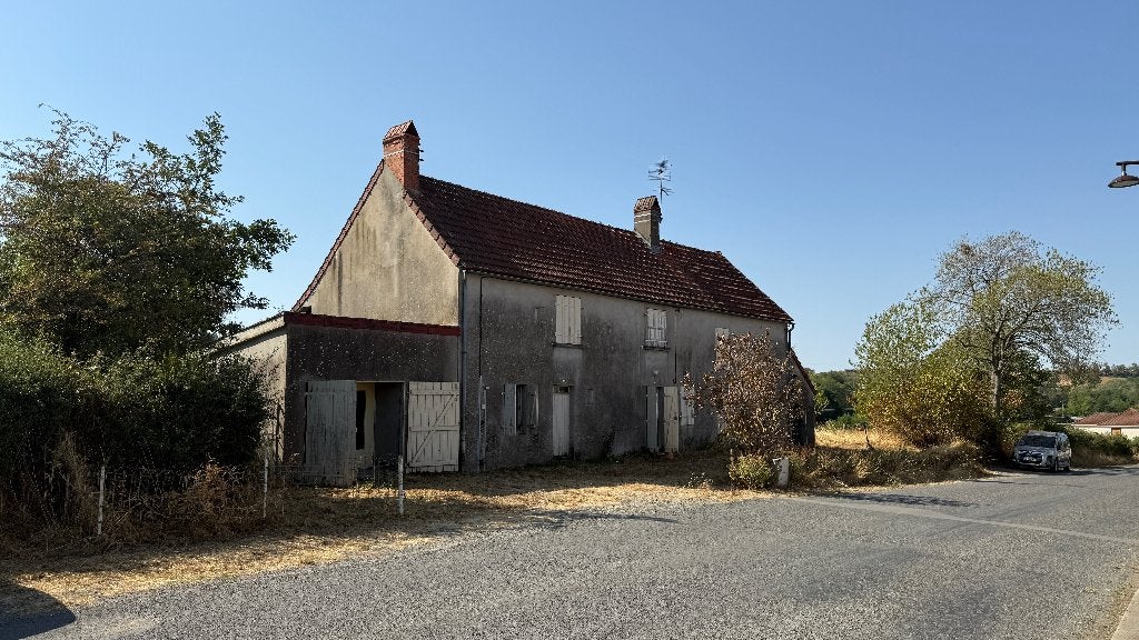 Klushuis met potentie in Frankrijk te koop, Huizen en Kamers, Buitenland, 200 m², Frankrijk, Abcoude, Woonhuis