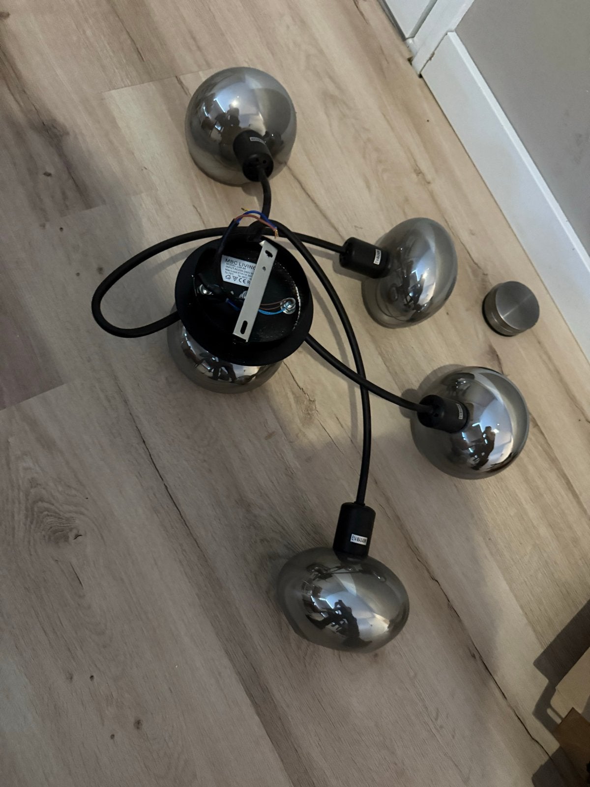 Moderne plafondlamp met 4 rookglas bollen