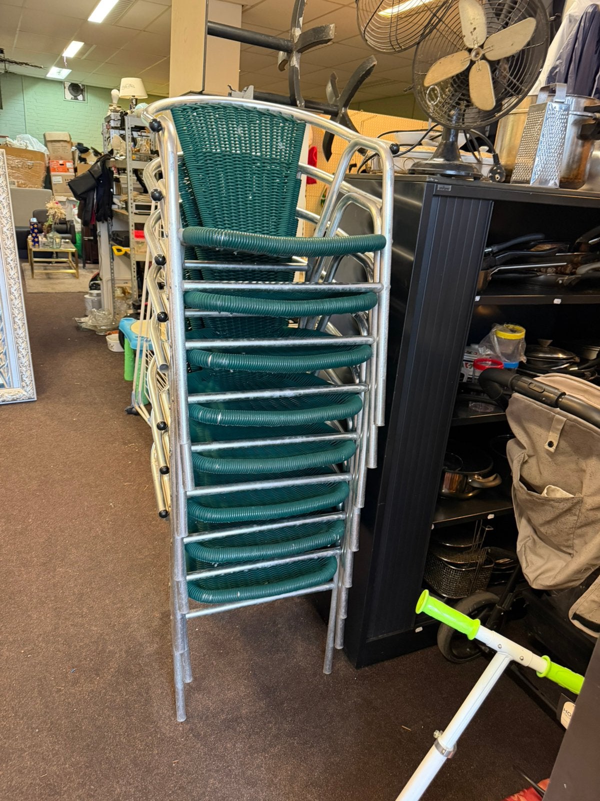 Stapelbaar Stoelen 8 stuk voor €80, Ophalen of Verzenden, Gebruikt