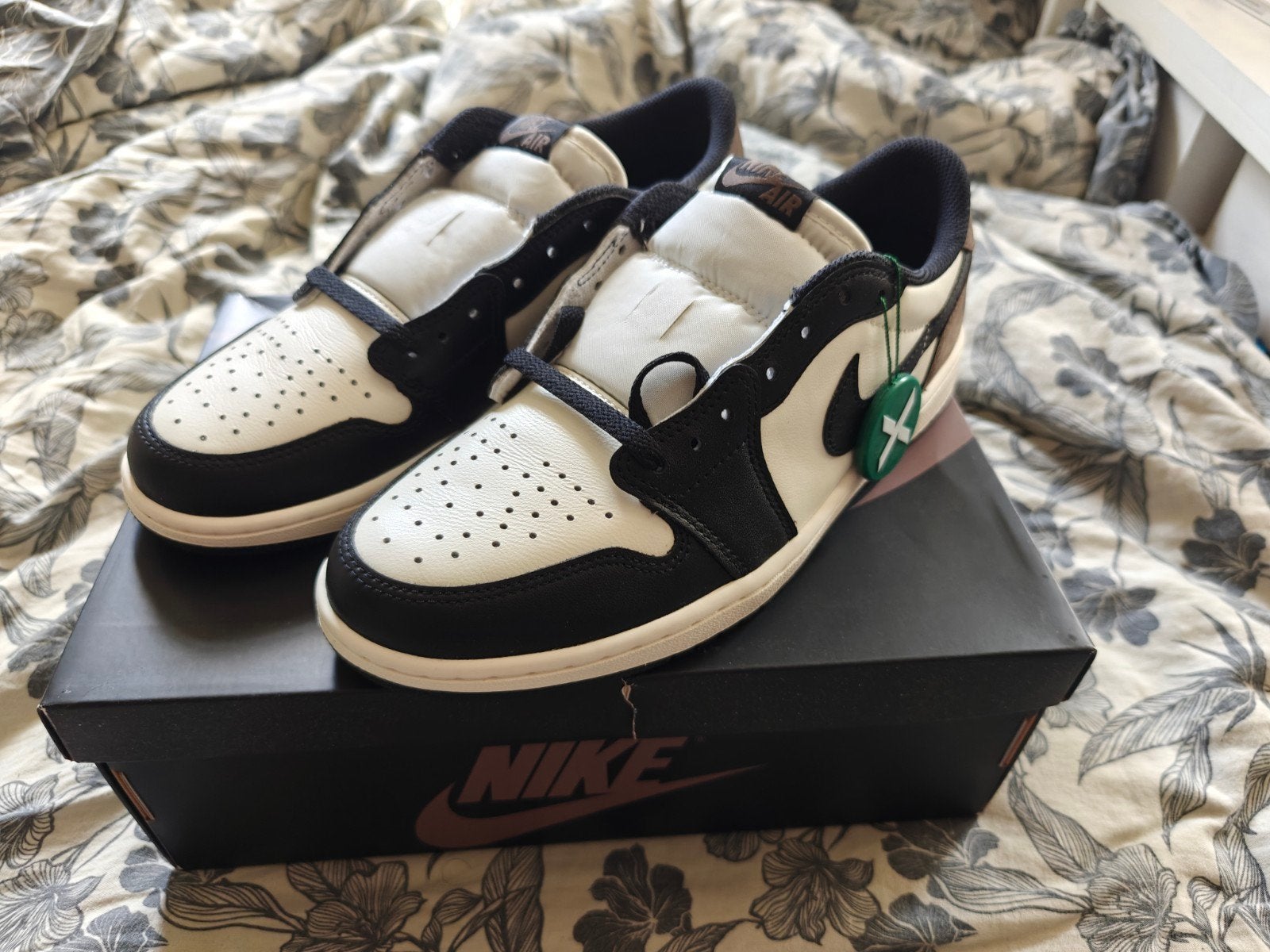 Nike Air Jordan 1 Retro Low OG Dark Moccha, Ophalen, Bruin, Nike, Nieuw
