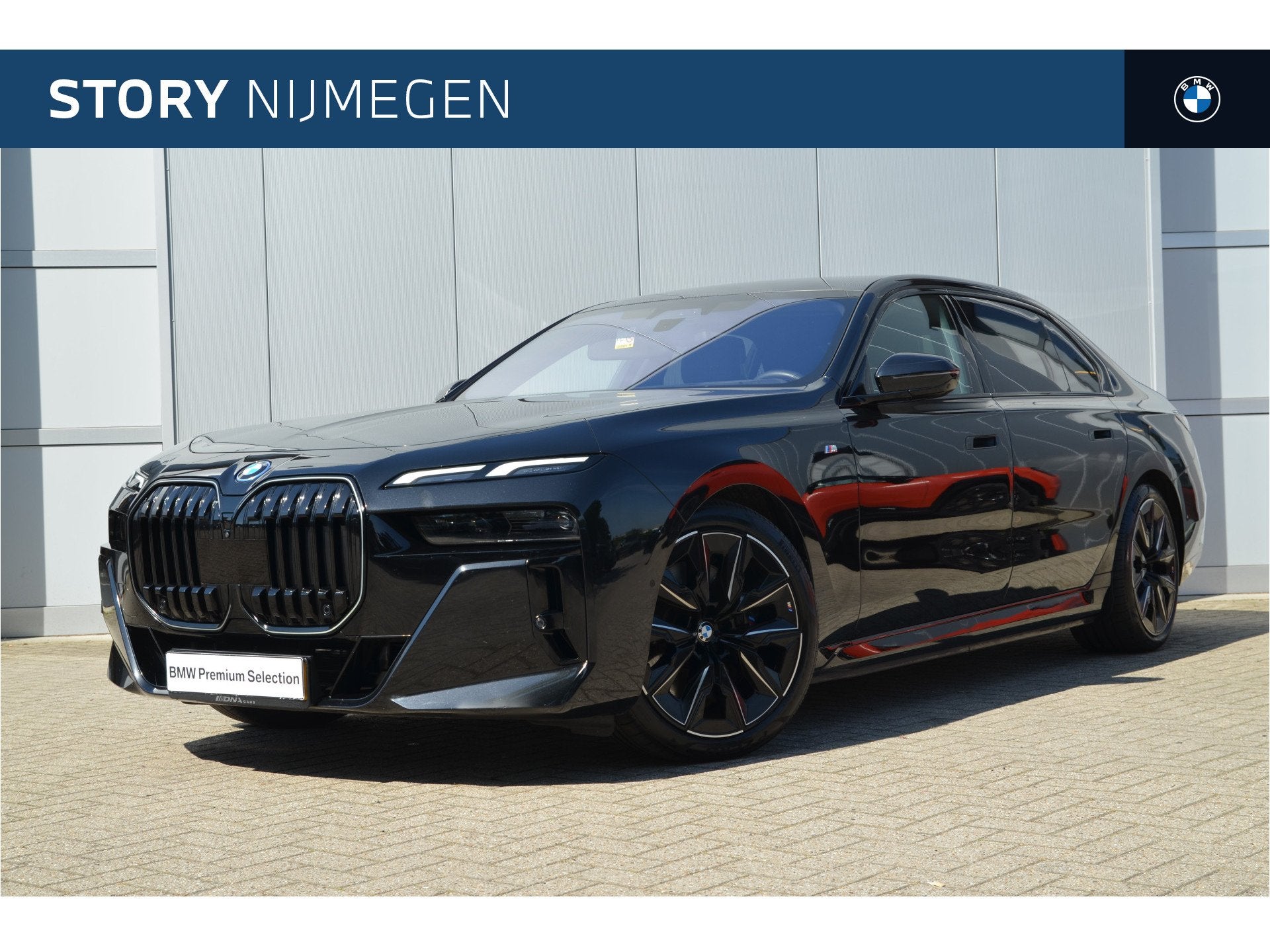 BMW i7 eDrive50 M Sport / Panoramadak Sky Lounge / Connoisse, Auto's, Achterwielaandrijving, Gebruikt, Zwart, Met garantie (alle)