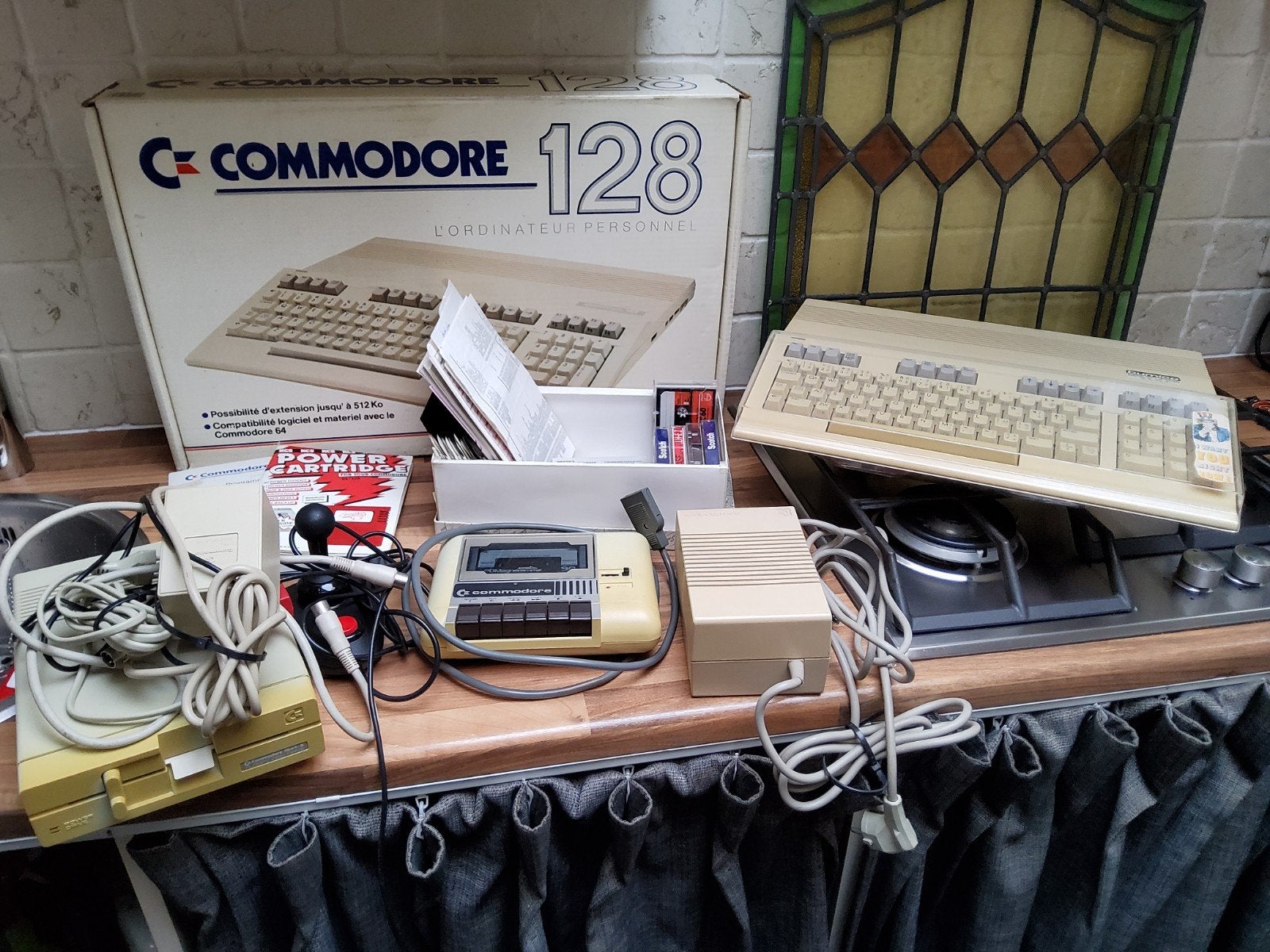Commodore 128 met accessoires en software, Computers en Software, Ophalen of Verzenden, Commodore