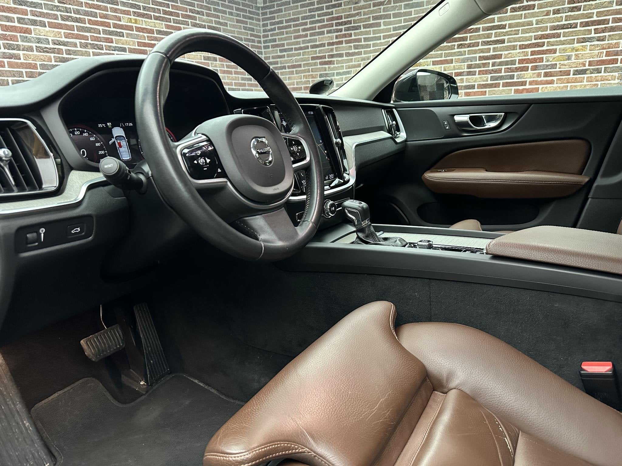 Volvo V60 2.0 T6 Benzine AWD Inscription | Intellisafe| Pilo, Auto's, Volvo, Automaat, Gebruikt, Euro 6, 4 cilinders