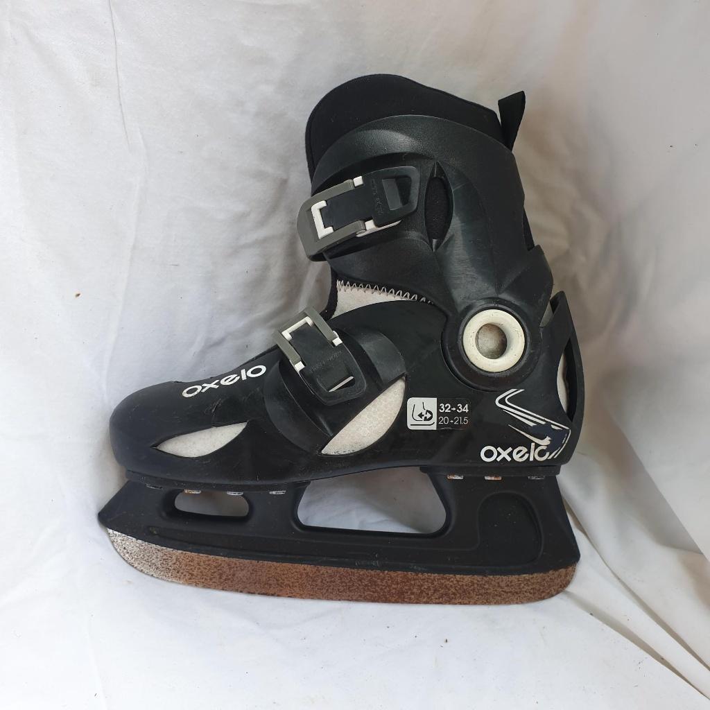 Stoere zwart witte ijshockey schaatsen. Mt 32 - 34, Sport en Fitness, Schaatsen, Overige merken, ., Ophalen of Verzenden, Zo goed als nieuw