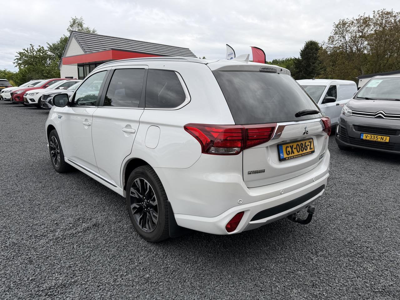 Mitsubishi Outlander 2.0 PHEV EXECUTIVE EDITION (bj 2015), 1998 cc, 4 cilinders, Met garantie (alle), 1820 kg