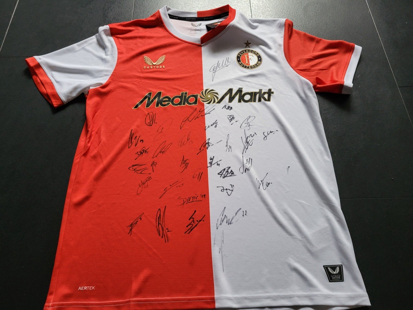 Shirt met alle handtekeningen van feyenoord maat L, Ophalen of Verzenden, Zo goed als nieuw, Feyenoord, Shirt