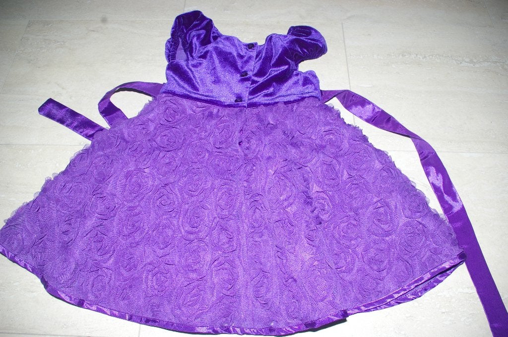 Feestjurk met rozen, maat 104 en een zwart/wit jurk, Kinderen en Baby's, Kinderkleding | Maat 104, Ophalen of Verzenden, Zo goed als nieuw