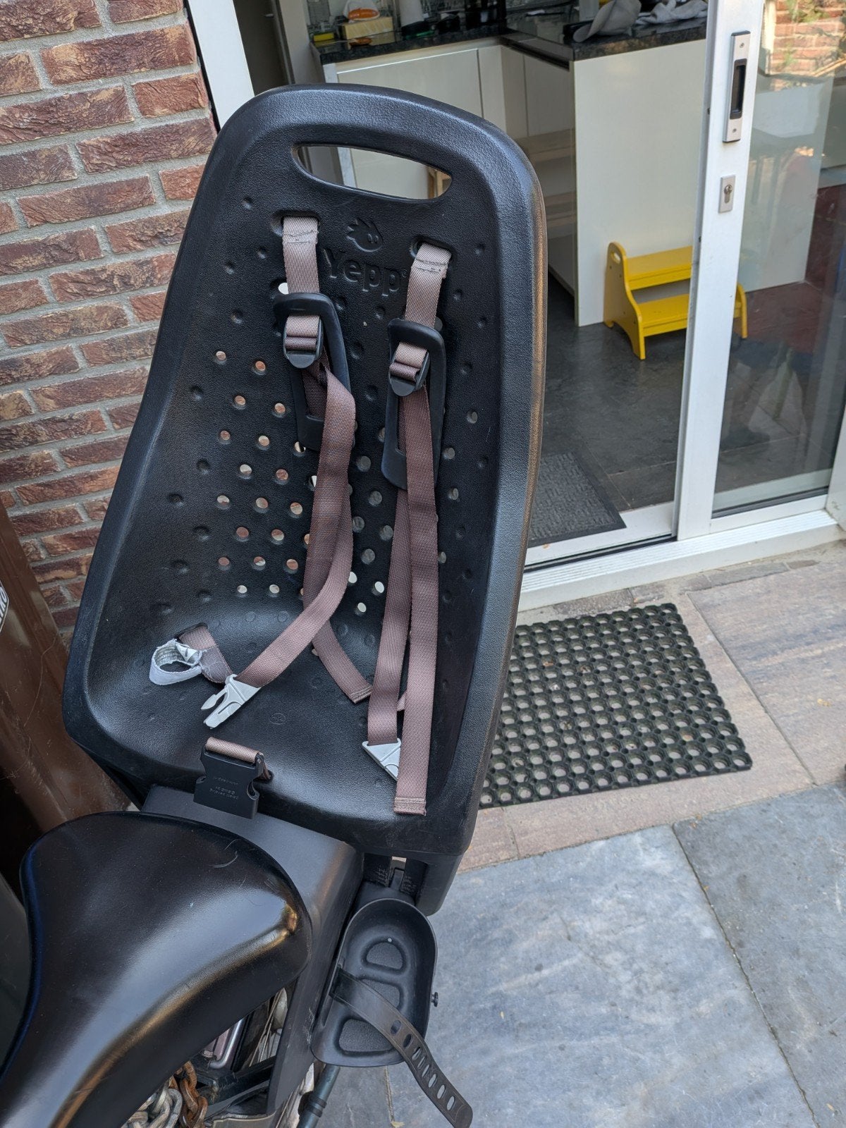 Yepp fietsstoeltje achterzijde, Fietsen en Brommers, Ophalen, Achterzitje, Yepp, Gebruikt
