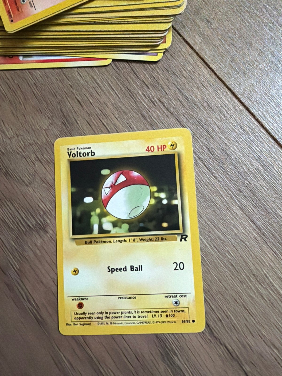 Pokémon Voltorb Kaart - Basis Pokémon 40 HP, Ophalen, Gebruikt, Losse kaart