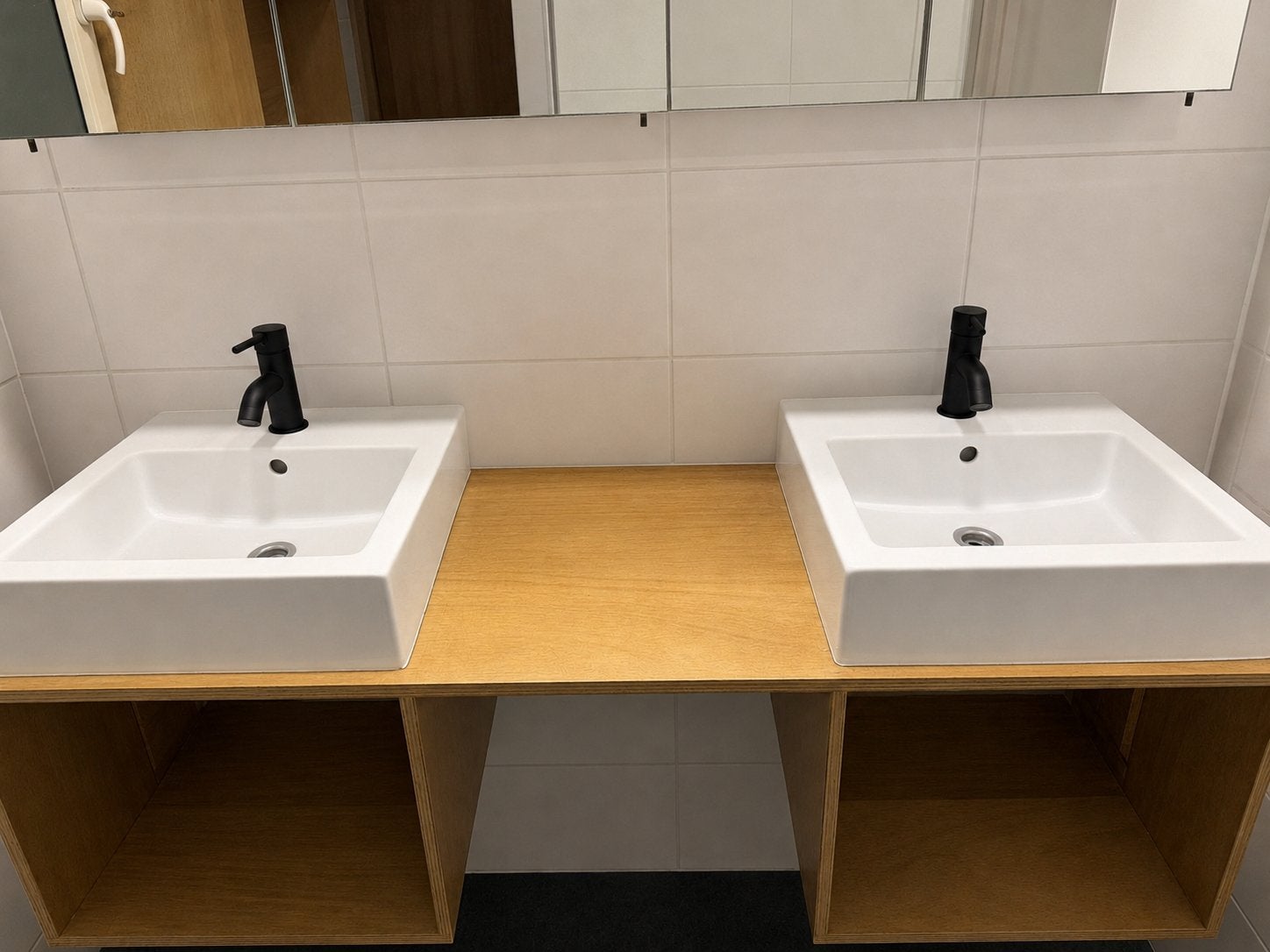 Keramische wasbakken, Ophalen, Zo goed als nieuw, Wastafel