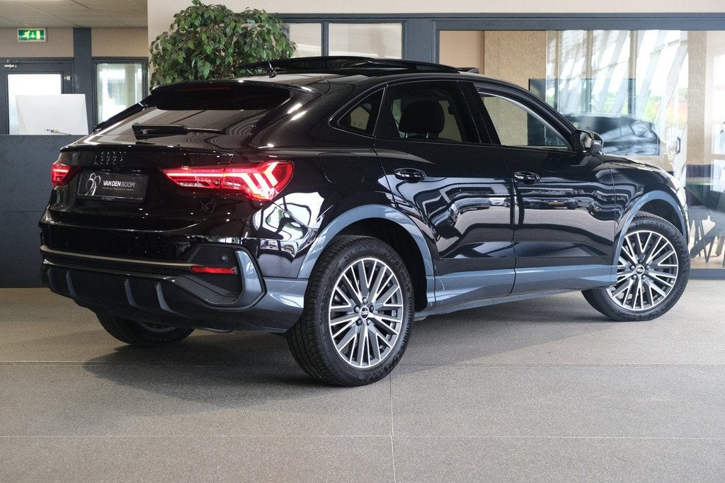 Audi Q3 Sportback 45 TFSI e S-line 245PK Pano Matrix Led Cam, Parkeerassistent, Gebruikt, Zwart, Zwart