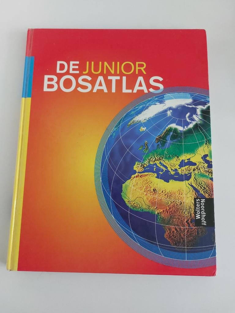 De Junior Bosatlas - 4e editie, Boeken, Atlassen en Landkaarten, Gelezen, Bosatlas, 2000 tot heden, Ophalen of Verzenden