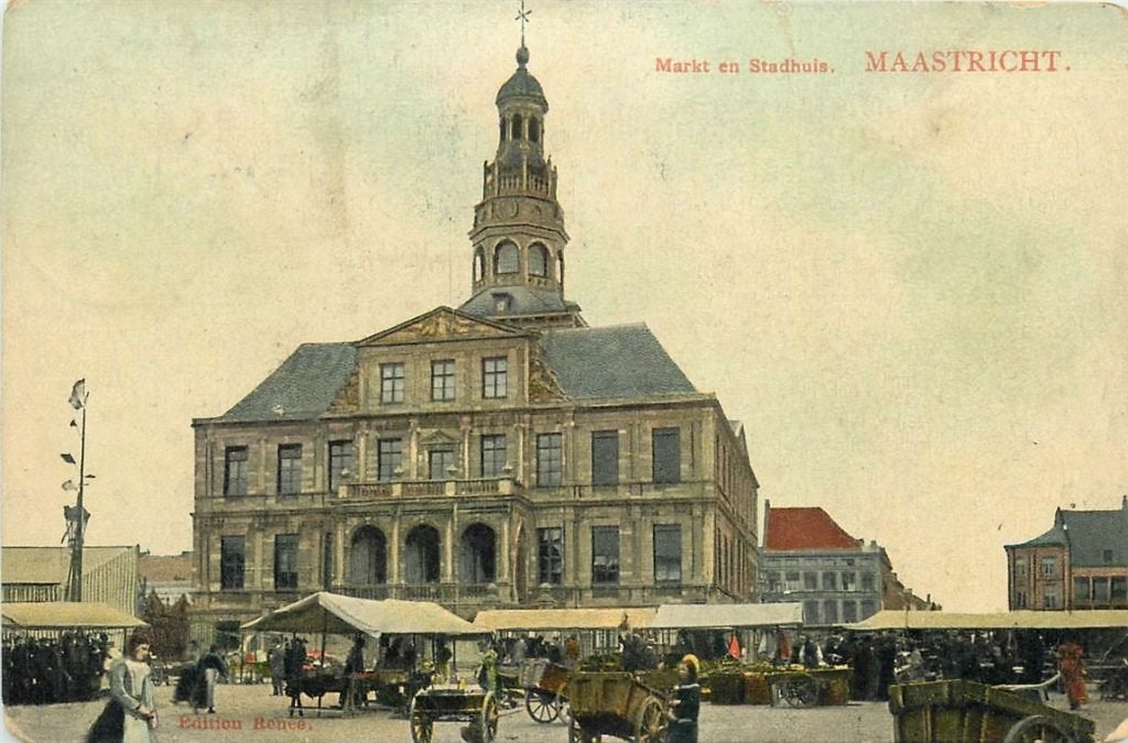 701-167-045 Maastricht Markt en Stadhuis, Verzenden, Voor 1920, Limburg