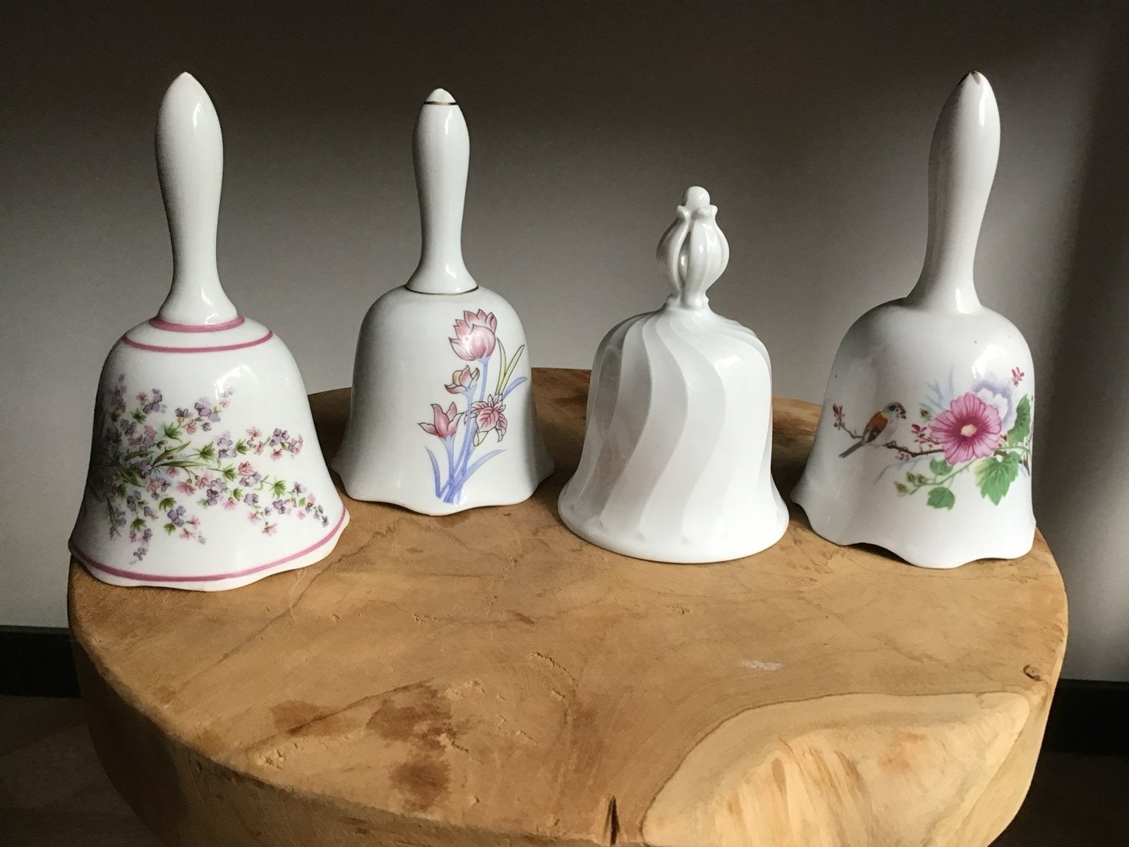 4 porseleinen tafelbellen,porselein tafelbel, Antiek en Kunst, Ophalen of Verzenden