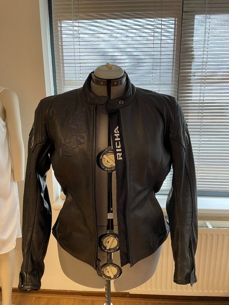 Richa Dames Motorpak mt 40, Motoren, Kleding | Motorkleding, Ophalen, Combipak, Richa, Dames