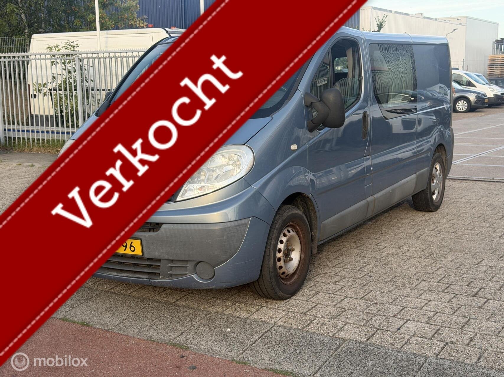 Renault Trafic bestel 2.5 dCi L2H1 DC, Gebruikt, 4 cilinders, 2000 kg, Renault