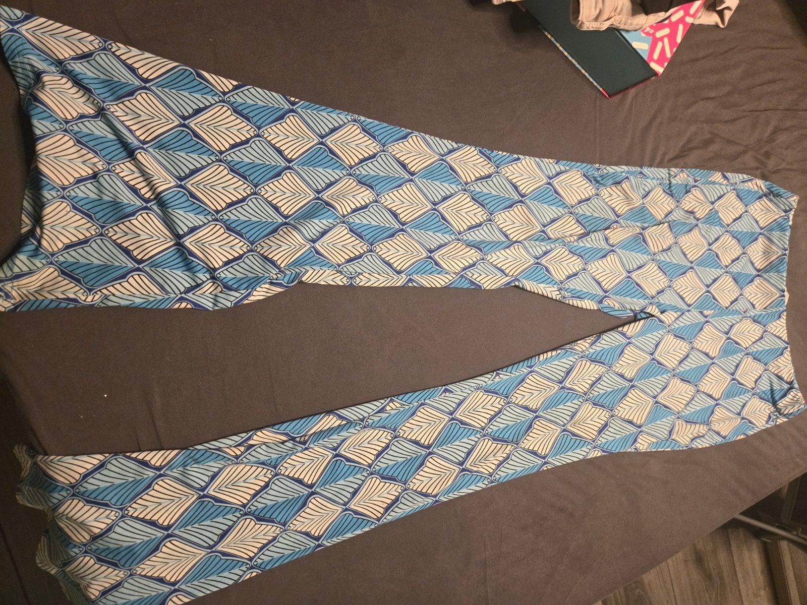 Heerlijke broek in toffe print. Maat L, Kleding | Dames, Leggings, Maillots en Panty's, Legging, Blauw, Ophalen of Verzenden, Maat 44/46 (L)