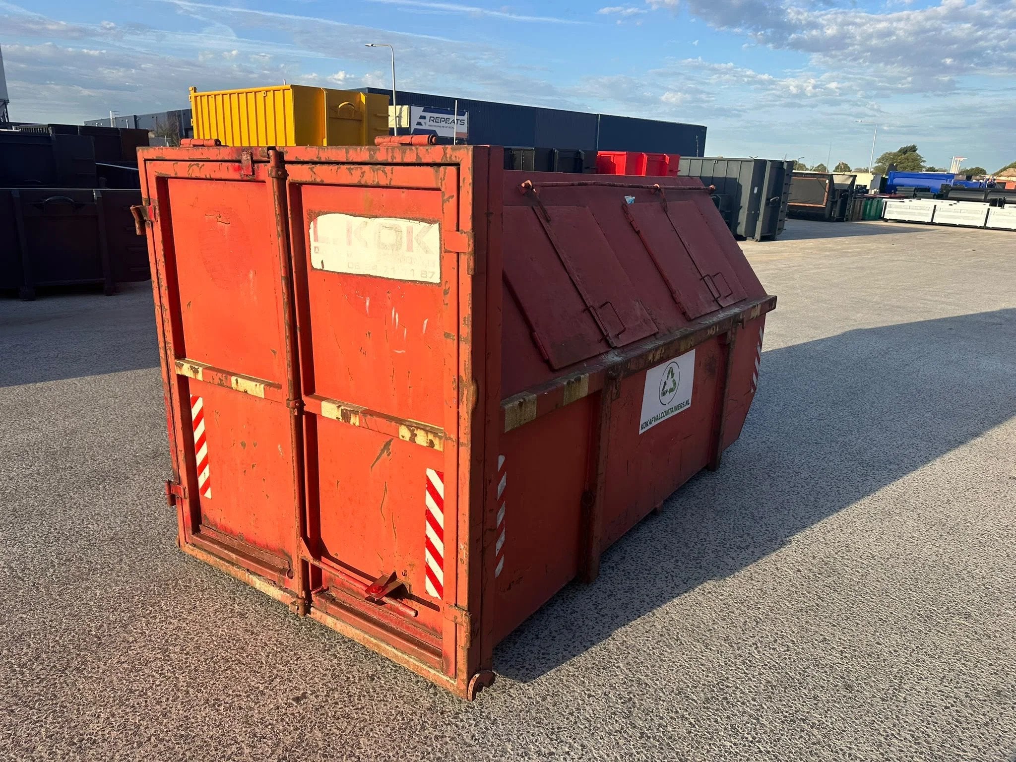 VERNOOY Gebruikte 9m3 portaalarm container