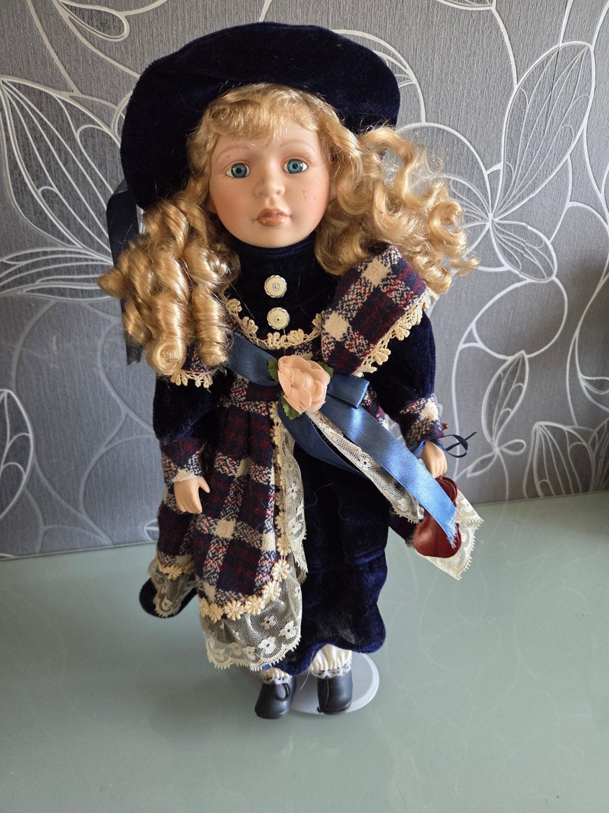 Vintage Porseleinen Pop in Blauwe Jurk met Hoed, Ophalen, Zo goed als nieuw, Pop