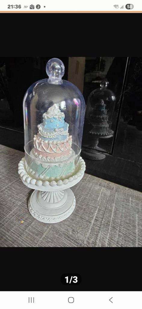 Leuke decoratieve taart onder een stolp., Ophalen of Verzenden, Nieuw