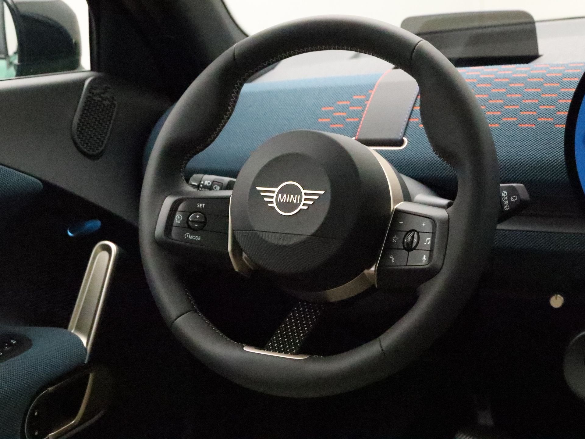 MINI Aceman SE Favoured Pakket M PRIVATE LEASE EUR 552,- (60, Auto's, Beige, Aceman, SUV of Terreinwagen, 1 cilinders