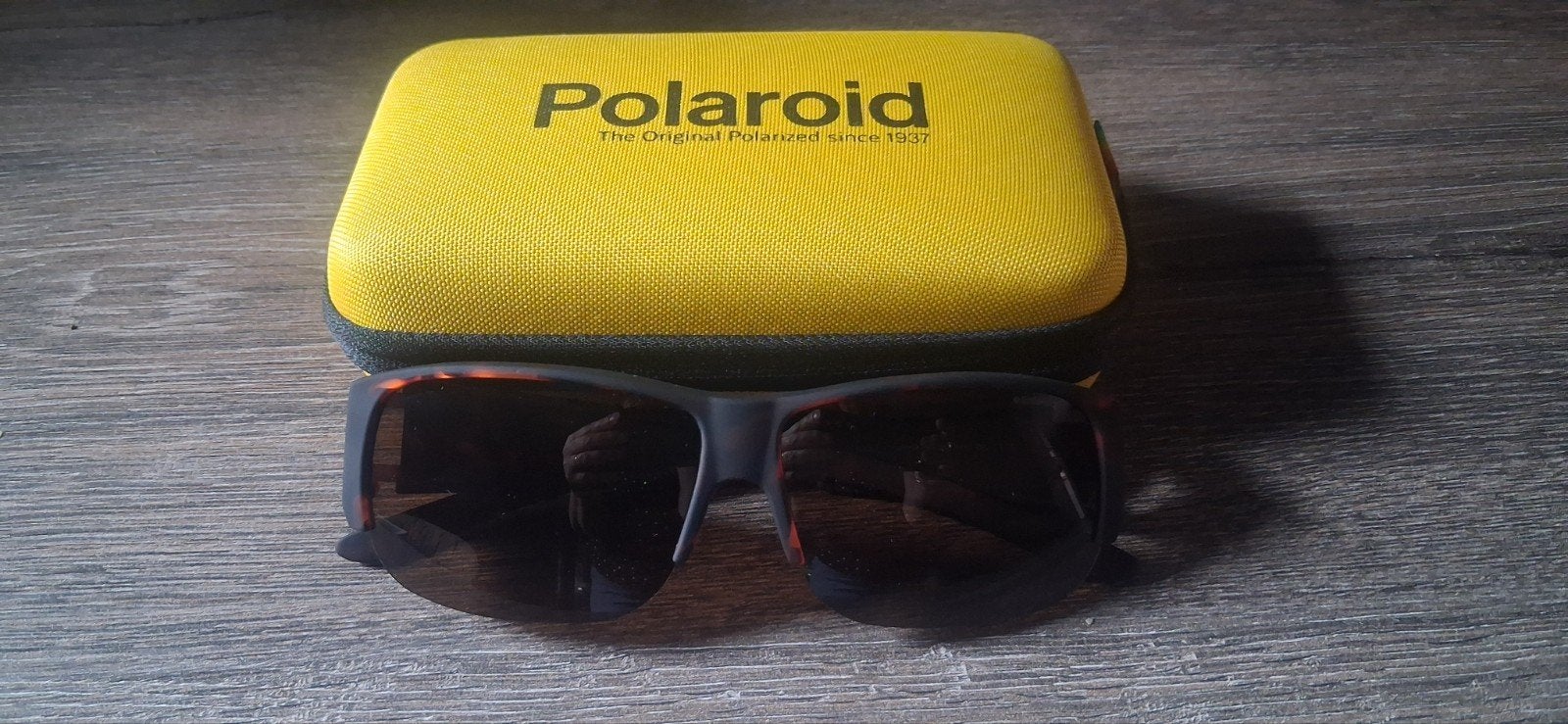 Polaroid Overzet Zonnebril - Geel Etui, Ophalen, Zo goed als nieuw, Overige merken