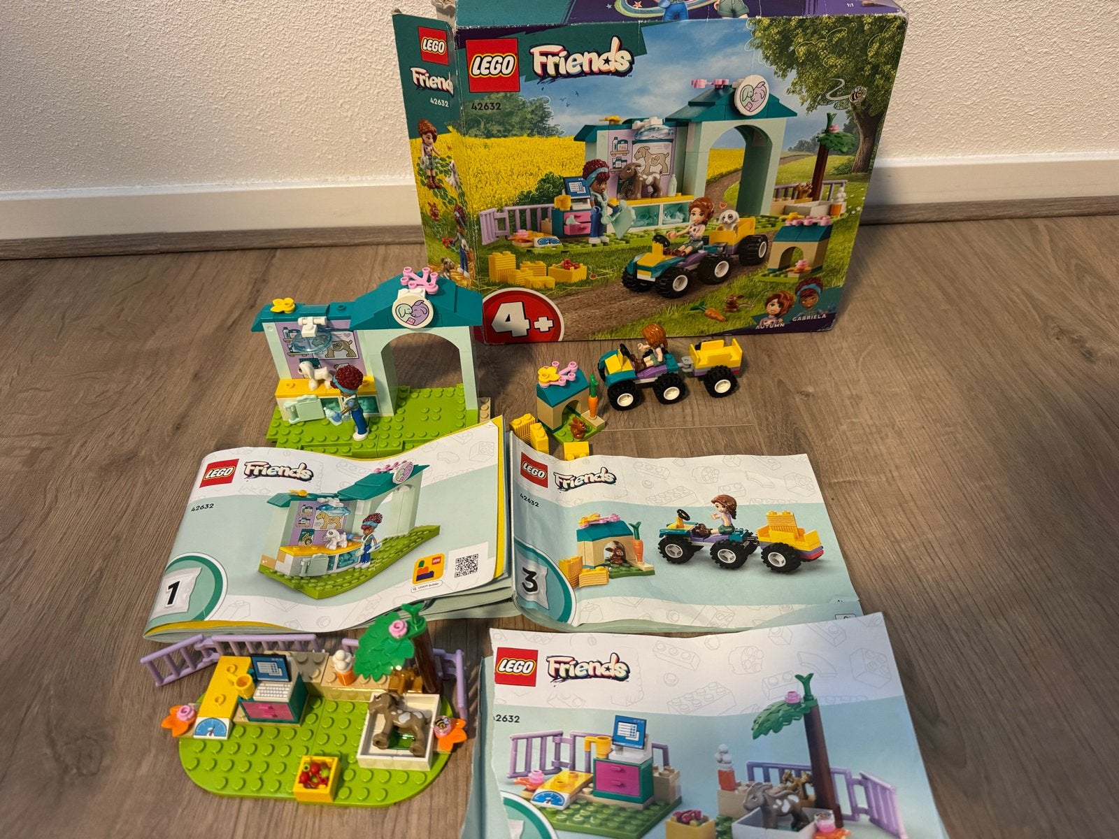Lego Friends boederij,dierenkliniek 42632 compleet met doos., Lego, Friends, Zo goed als nieuw, Complete set