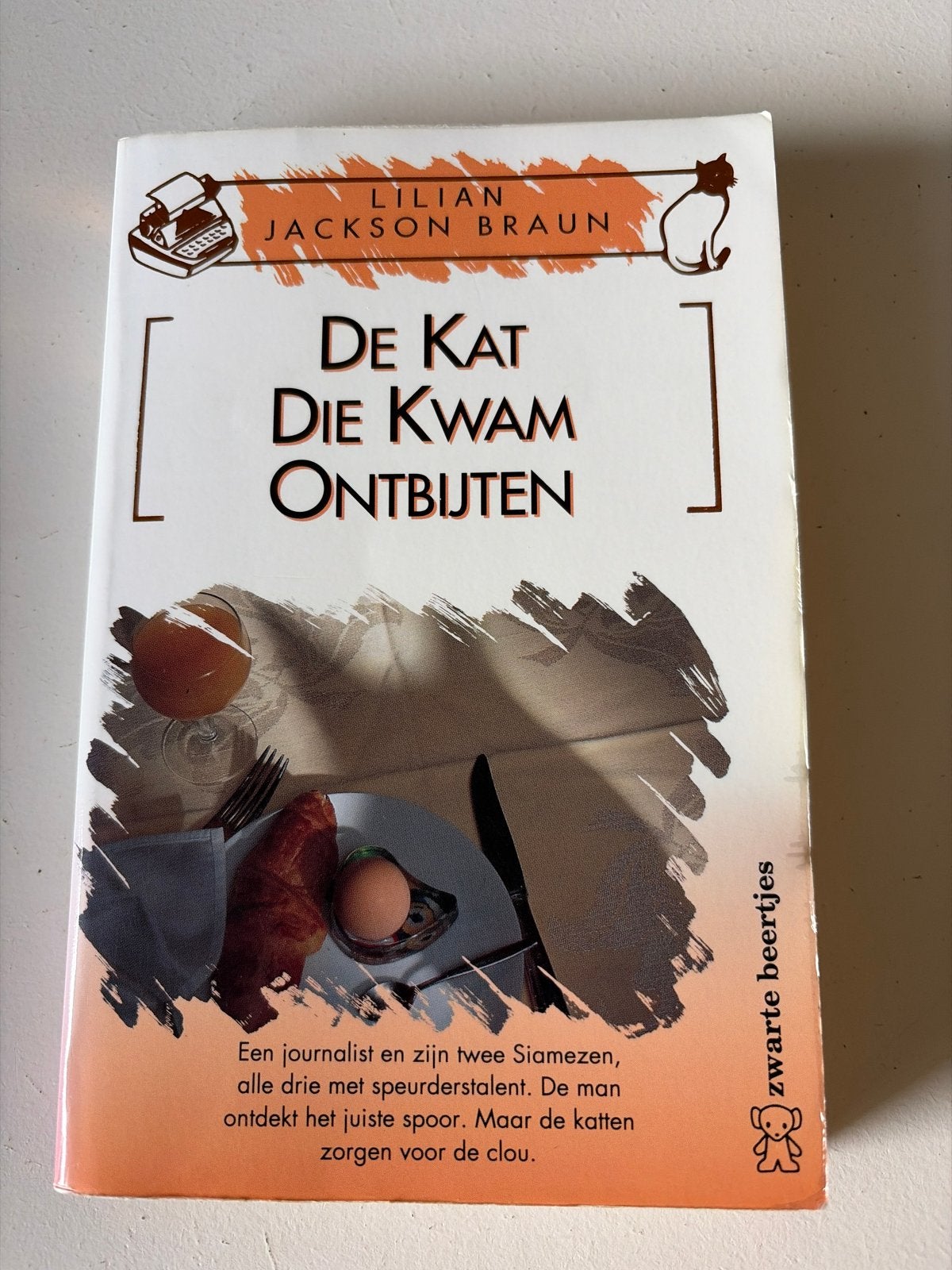 De Kat Die Kwam Ontbijten - Lilian Jackson Braun, Ophalen of Verzenden, Gelezen
