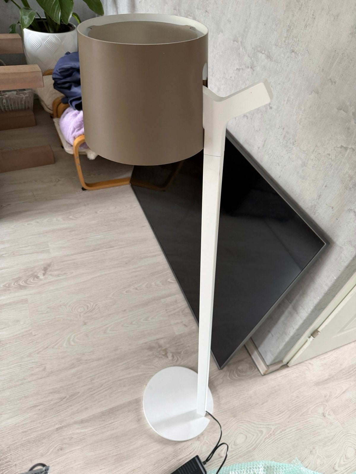 Y Floor 645F-07 Vloerlamp - Wit en Grijs, Ophalen, E27 (groot), Zo goed als nieuw, Metaal