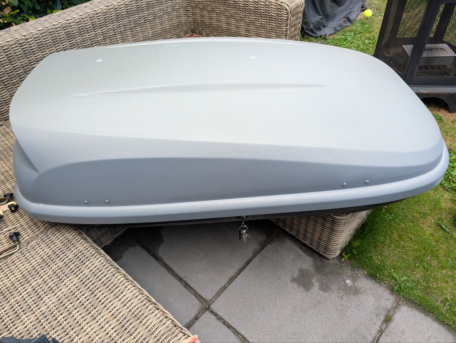 Karrite dakkoffer met Thule dakdragers, Auto diversen, Ophalen