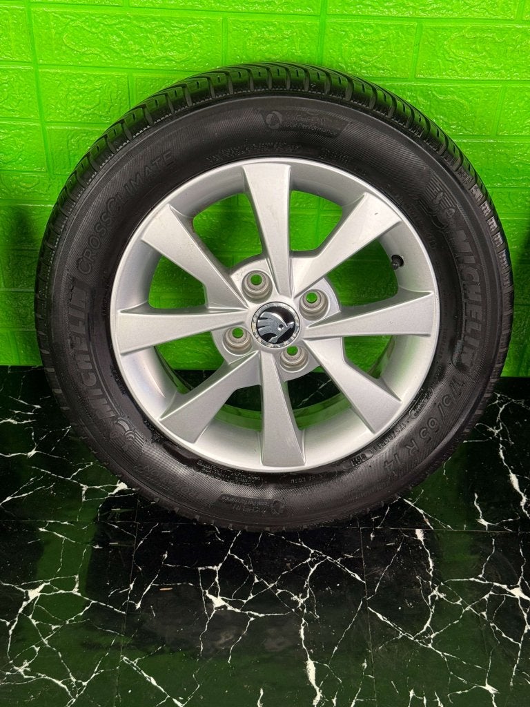 Originele Skoda Citigo velgen 14" 4x100 zomerset up mii 6mm, Auto-onderdelen, Banden en Velgen, Niet ingevuld, 14 inch, Gebruikt